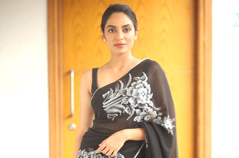 Sobhita-Dhulipala-Photos-12