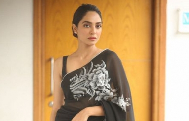 Sobhita-Dhulipala-Photos-09