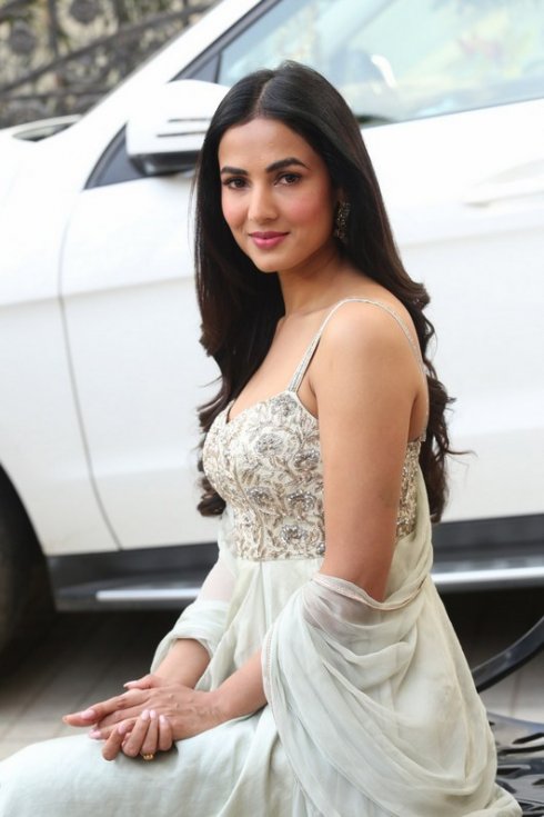 Sonal-Chauhan-Photos-06