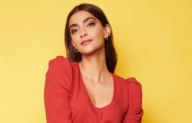 Sonam-Kapoor-New-Photos-04