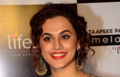 Taapsee-Pannu-latest-Photos-07