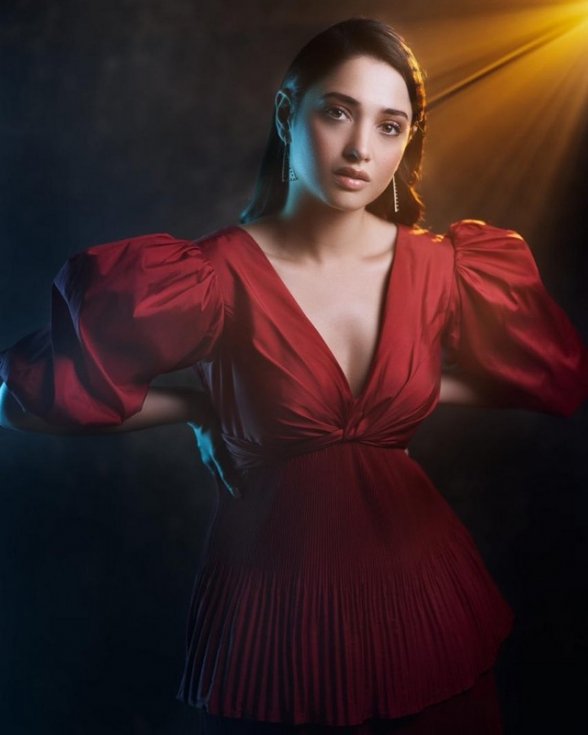 Tamannaah-Bhatia-New-Pics-02