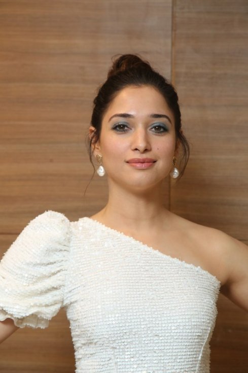 Tamannaah-Bhatia-New-Stills-07