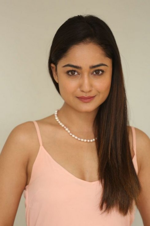 Tridha-Choudhury-New-Pics-05