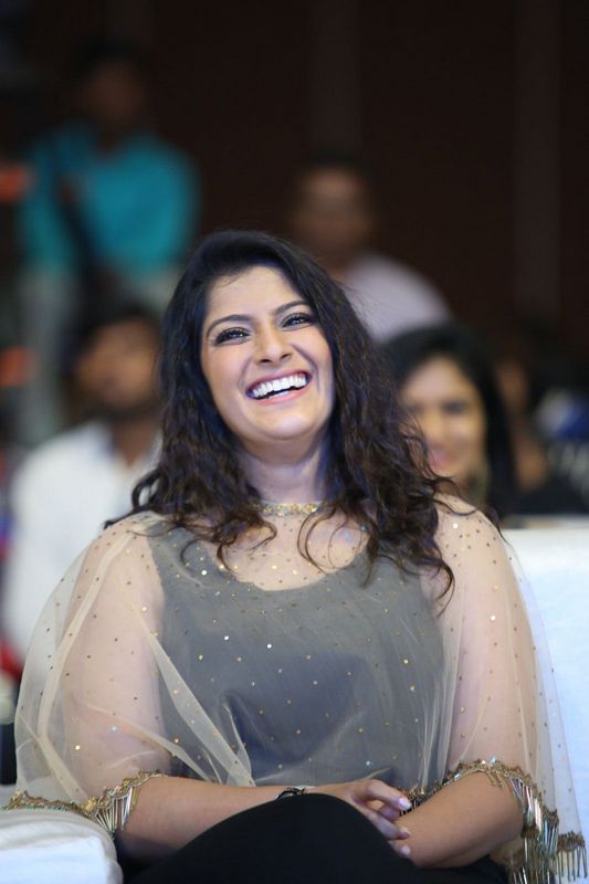 Varalaxmi-Sarathkumar-New-Photos-05