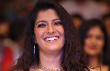 Varalaxmi-Sarathkumar-New-Photos-03