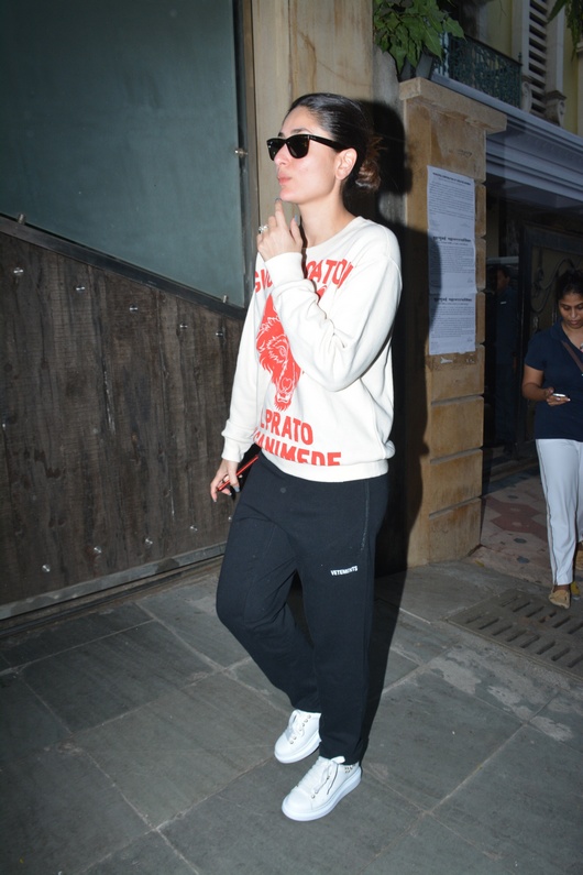 Kareena Kapoor Khan Spotted in Bandra