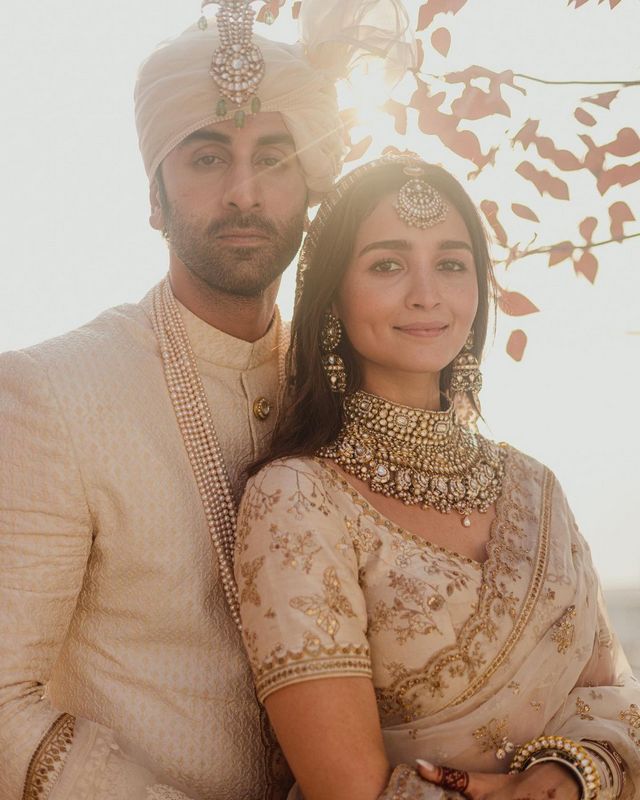 Ranbir Kapoor - Alia Bhatt Marriage | Alia Bhatt Films | Ranbir-Kapoor-Alia-Bhatt-Wedding-Pics-10 | Photo 7of 16