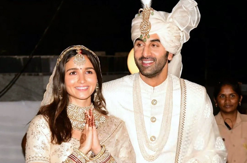 Ranbir Kapoor - Alia Bhatt Wedding Photoshoot | Bollywood Celebrities | Ranbir-Kapoor-Alia-Bhatt-Wedding-Pics-16 | Photo 1of 16