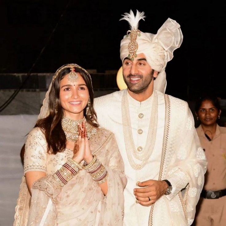 Ranbir-Kapoor-Alia-Bhatt-Wedding-Pics-11