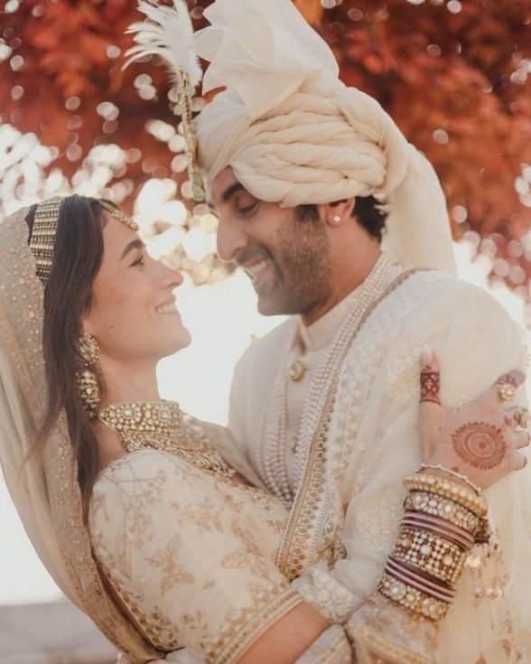 Ranbir-Kapoor-Alia-Bhatt-Wedding-Pics-14