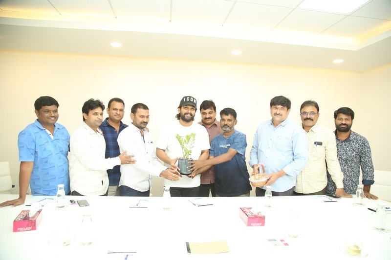 Allu Arjun Meets Film Newscasters Association Pics