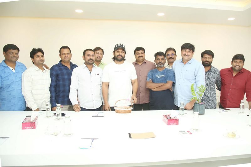 Allu-Arjun-Meets-Film-Newscasters-Association-Pics-05