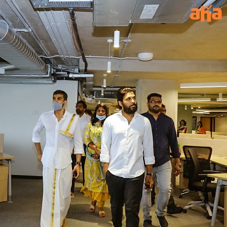 Photo 4of 5 | Allu Arjun at AHA's New Office Opening | Allu Arjun at AHA's New Office Opening | Allu-Arjun-at-AHA-New-Office-Opening-02