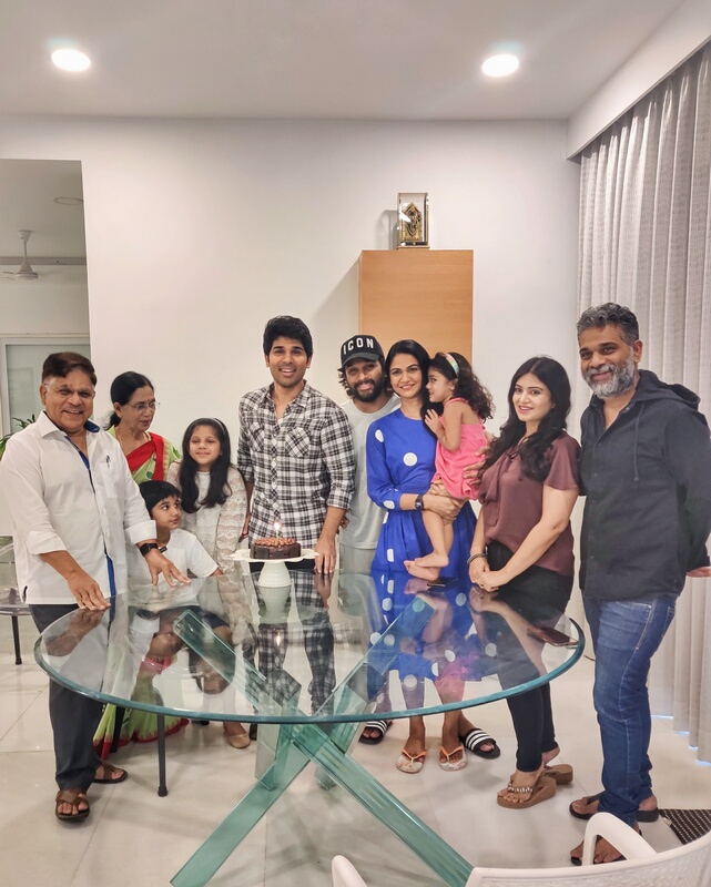 Allu-Sirish-Birthday-Celebrations-02