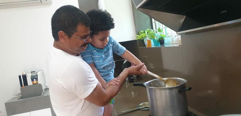 Boyapati Srinu Cooking For Family Photos | Boyapati Srinu Cooking For Family Photos | Boyapati-Srinu-Cooking-For-Family-Photos-01 | Photo 4of 4