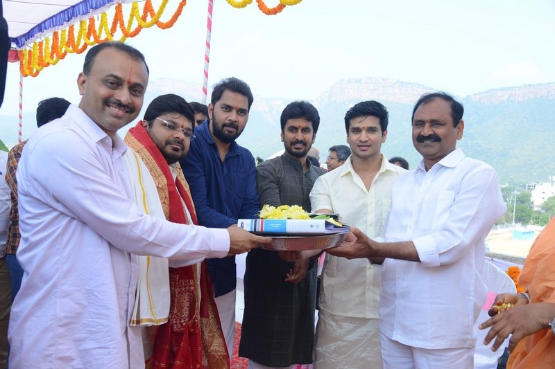 Karthikeya-2-Movie-Opening-Pics-08