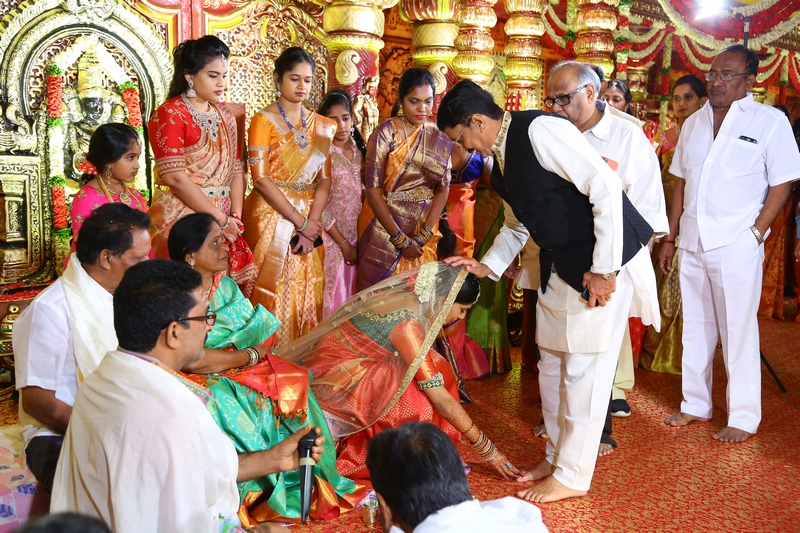 Balakrishna | Celebs-at-Kodi-Ramakrishna-Daughter-Pravallika-Wedding-15 | Photo 5of 19 | Celebs at Kodi Ramakrishna Daughter Pravallika Wedding