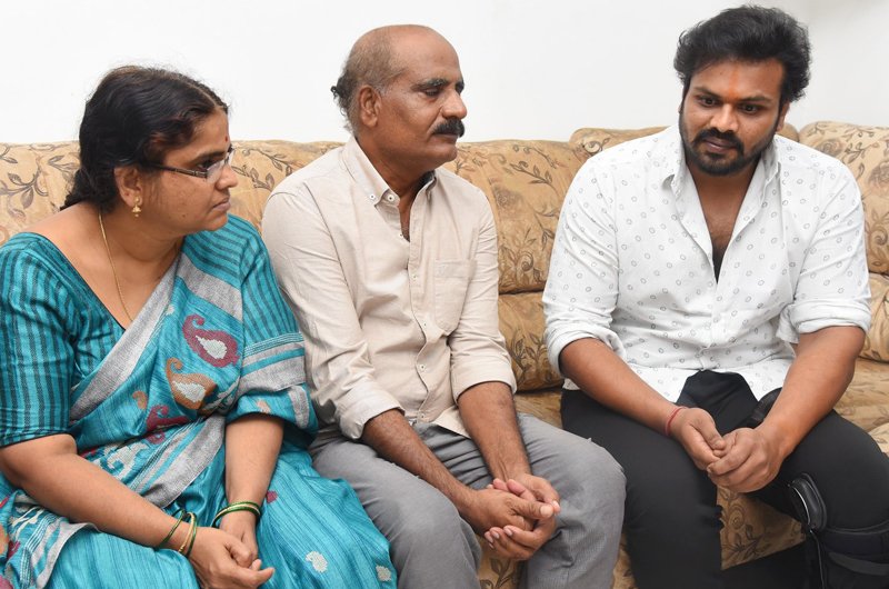 Manchu Manoj Meets Disha Family