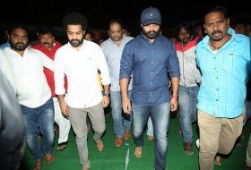 NTR-and-Kalyan-Ram-Visit-NTR-Ghat-03