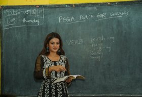 Nidhhi-Agerwal-Teaches-English-To-Pega-Teach-For-Change-07