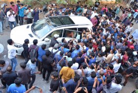 Pawan-Kalyan-Fans-Hungama-at-Dil-Raju-Office-03