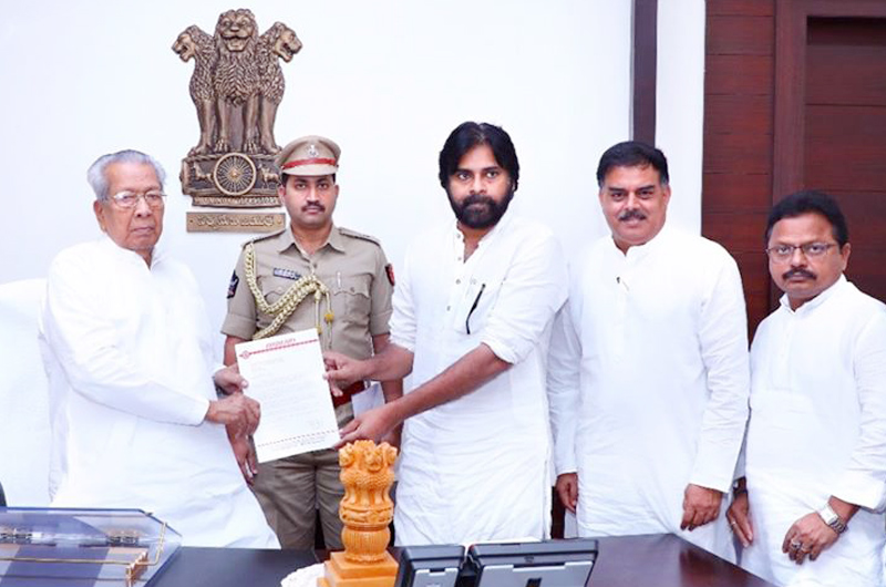 Pawan-Kalyan-Meets-AP-Governor-01