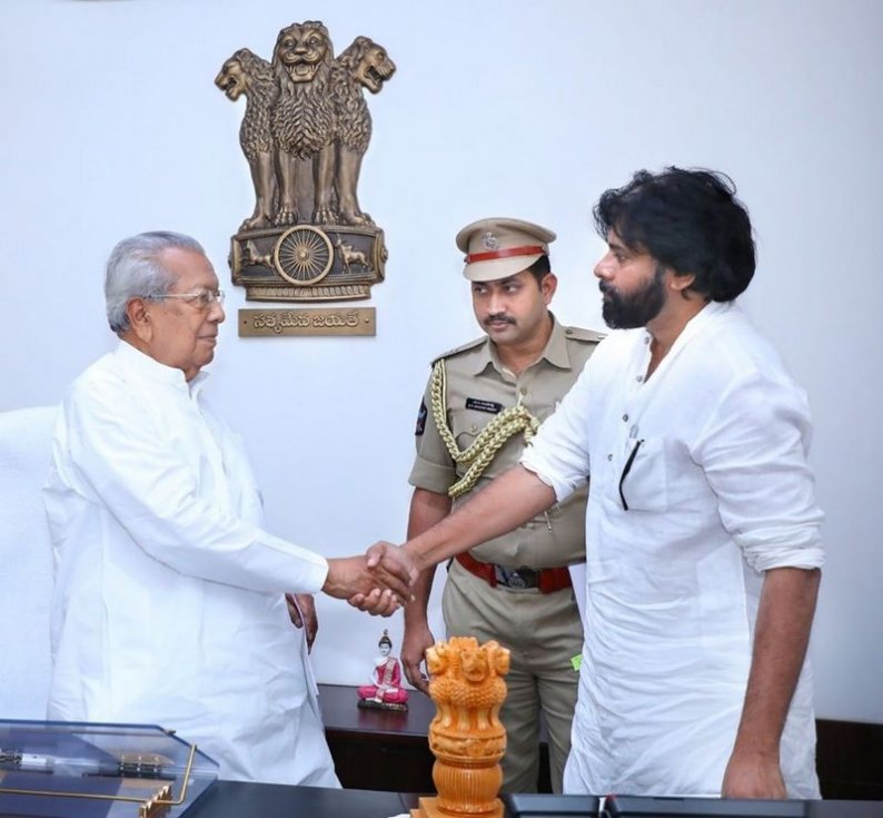 Pawan-Kalyan-Meets-AP-Governor-02