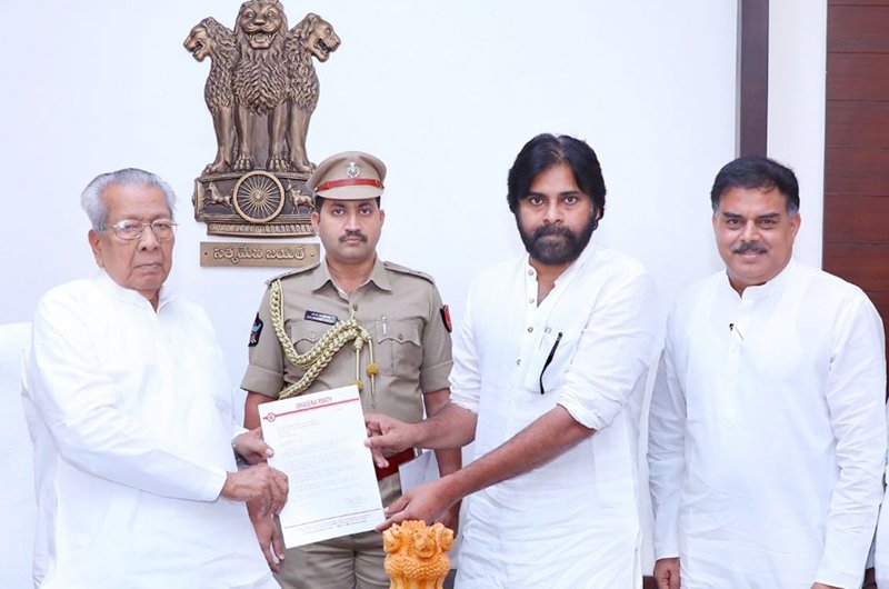 Pawan-Kalyan-Meets-AP-Governor-06