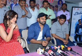 Pratiroju-Pandaga-Movie-Team-At-Vijayawada-03