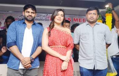 Pratiroju-Pandaga-Movie-Team-At-Vijayawada-08