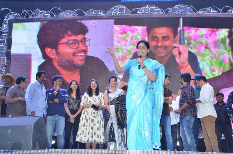 Sarileru-neekevvaru-Blockbuster-Ka-Baap-Celebrations-07