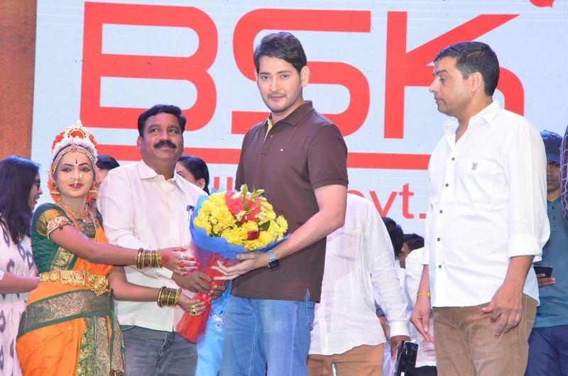 Sarileru-neekevvaru-Blockbuster-Ka-Baap-Celebrations-08