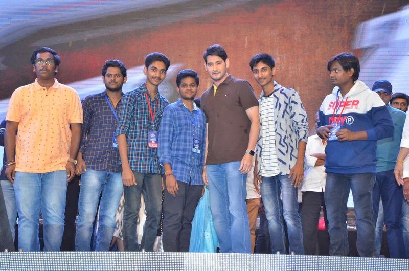 Sarileru-neekevvaru-Blockbuster-Ka-Baap-Celebrations-09