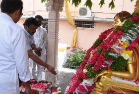 Talasani-at-Vijaya-Nirmala-Statue-Inauguration-04