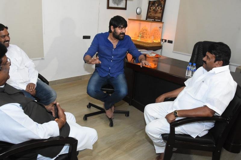 Talasani-Srinivas-Yadav-Meets-Srikanth-Pics-03