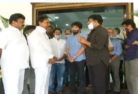 Tollywood-Celebrities-Meet-CM-KCR-03