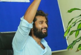 Hero-Vijay-Deverakonda-Interacts-Field-Level-Officers-04