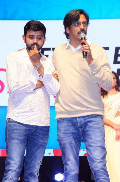 World-Famous-Lover-Pre-Release-Event-At-Vizag-06