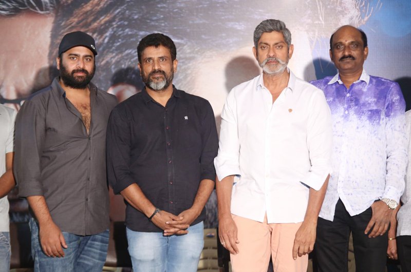 Aatagallu-Movie-Pre-Release-Event-10