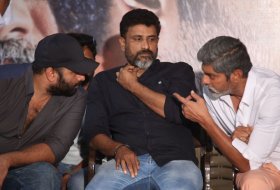 Aatagallu-Movie-Pre-Release-Event-06