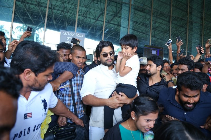 Allu-Arjun-At-Palakollu-07