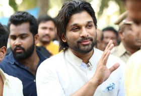 Allu-Arjun-At-Palakollu-03