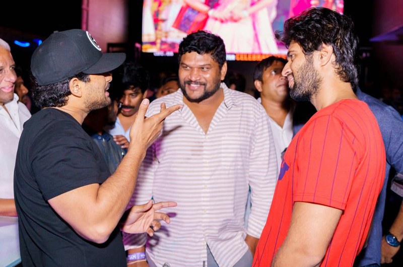 Allu Arjun Congratulate Geetha Govindam Team