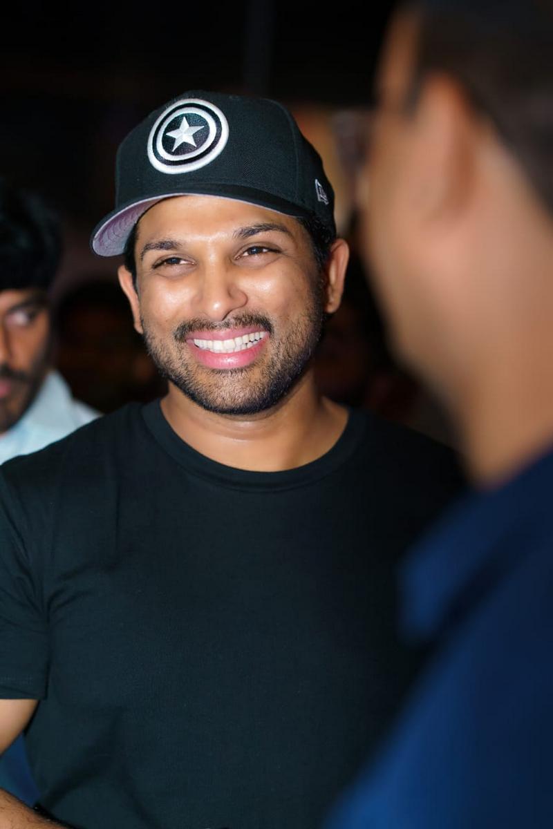 Allu Arjun Congratulate Geetha Govindam Team