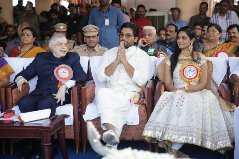 Allu-Arjun-Grand-Welcome-In-Mallu-Land-Photos-10