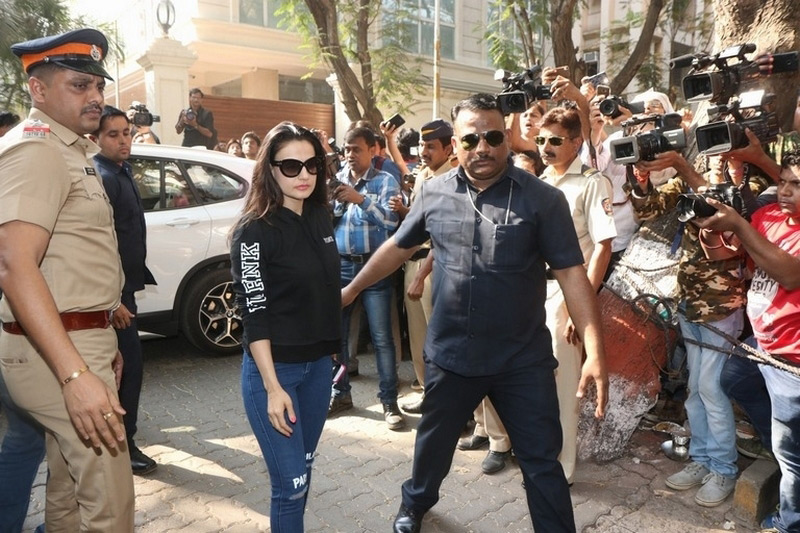 Celebs Condolences To Sridevi At Anil Kapoor House