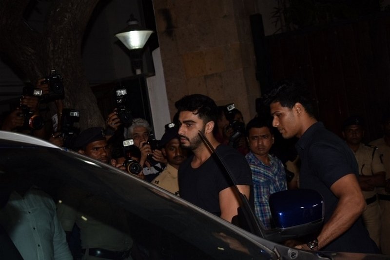 Celebrities-At-Anil-Kapoor-House-02