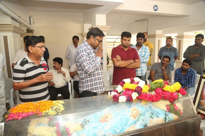 Celebrities-Pay-Homage-To-Director-B-Jaya-04