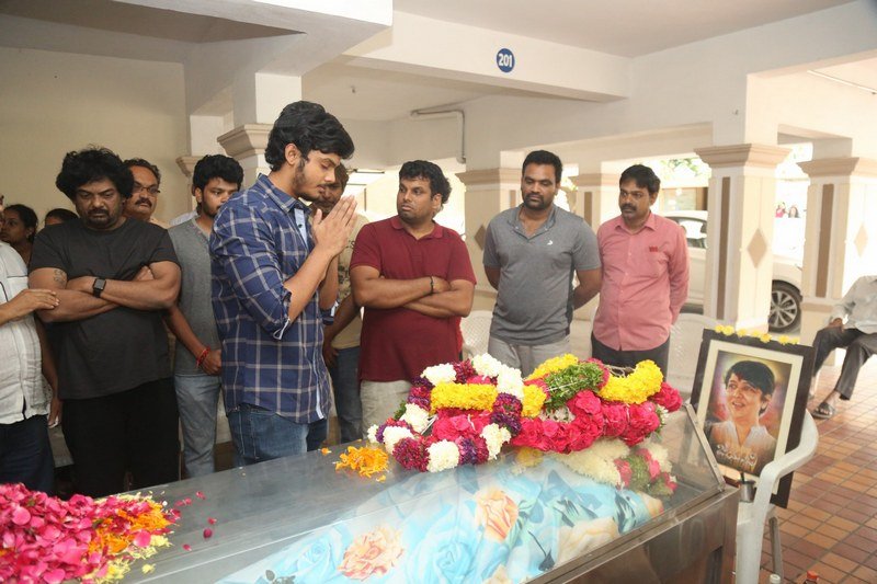 Celebrities-Pay-Homage-To-Director-B-Jaya-05